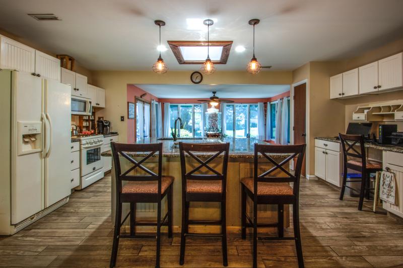 JUST LISTED IN BANKS HARBOR RETREAT 37436 Susan Street, Ocean View